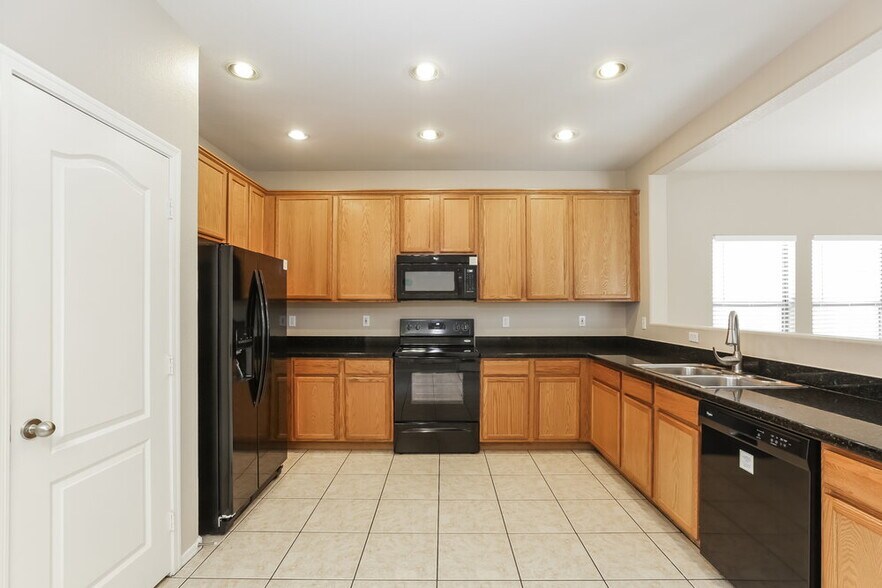 Building Photo - 11242 W Garfield St