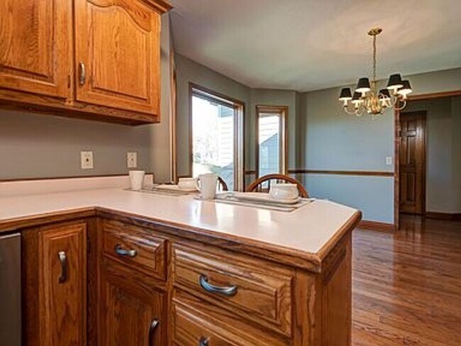 Building Photo - Executive 4 Bedroom 4 Bath 3+ Car Garage -...