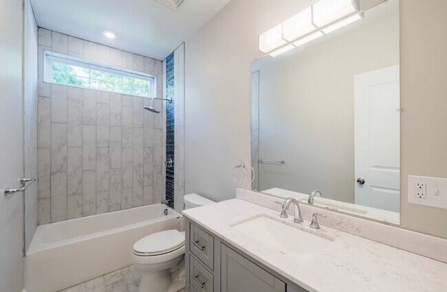 Building Photo - 118 Radcliffe Ave