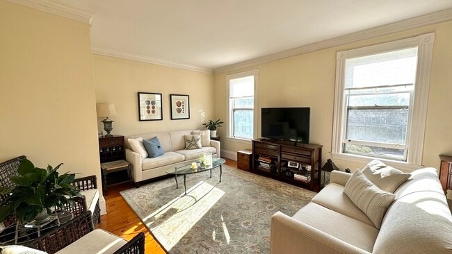 Building Photo - 36 Pond St