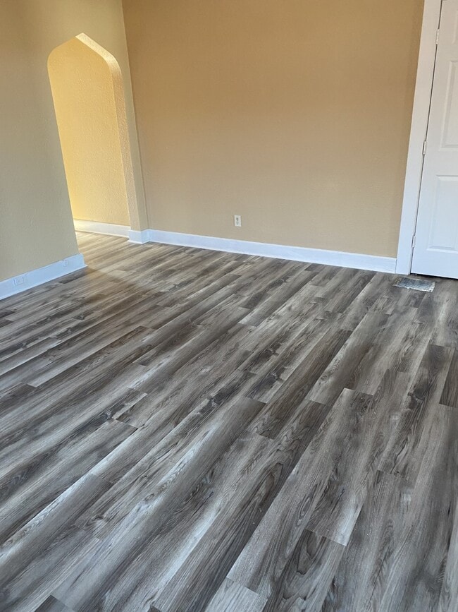 Building Photo - 1502 Jules St