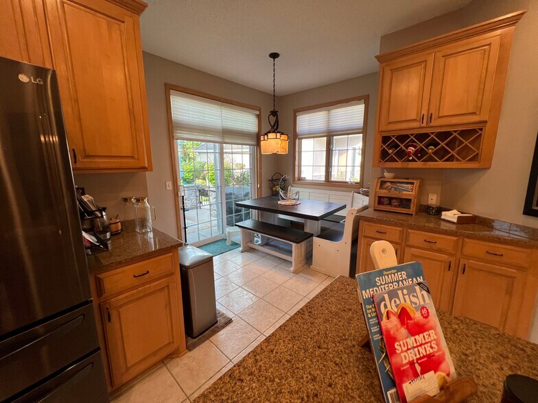 Building Photo - 13904 Shoreside Ct