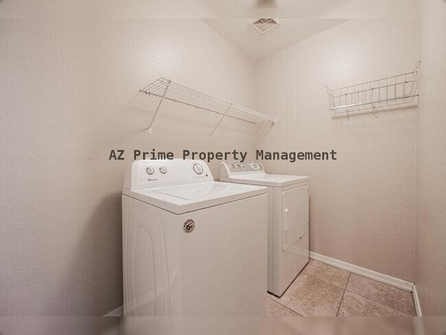 Building Photo - 43741 W Wild Horse Trail