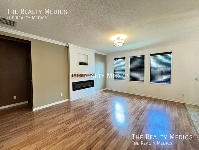 Building Photo - 308 Blue Cypress Dr