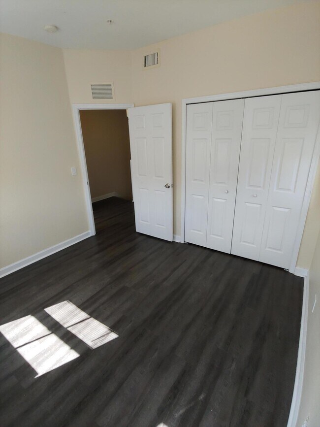 Building Photo - 3106 Shoma Dr