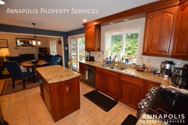 Building Photo - 314 Rosslare Dr
