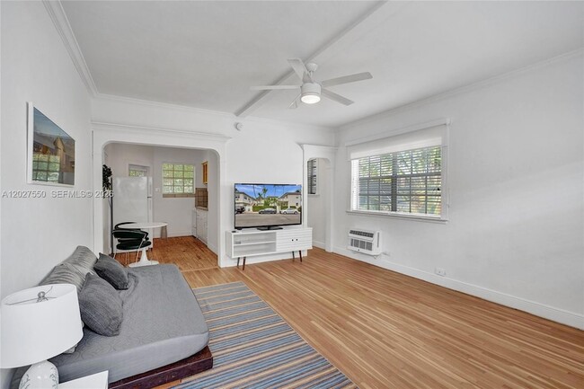 Building Photo - 717 Española Wy