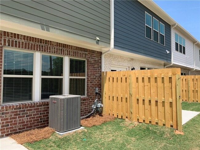 Building Photo - 2139 Lanier Harbor Pt