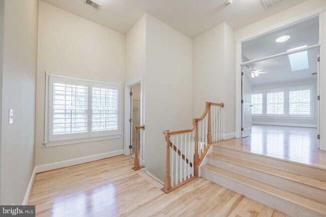 Building Photo - 2303 Sawtooth Oak Ct