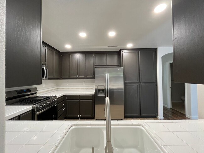 Building Photo - Charming 3 bedroom home in Paso Robles