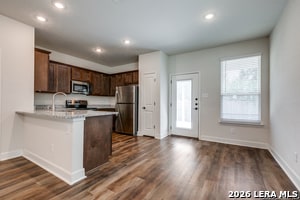 Building Photo - 10314 Lynwood Vlg