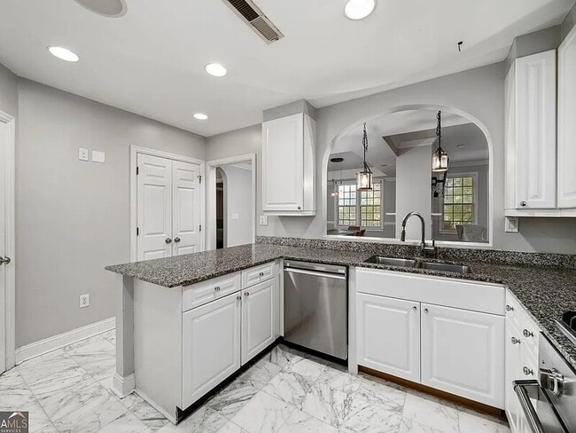 Building Photo - 1735 Peachtree St NE