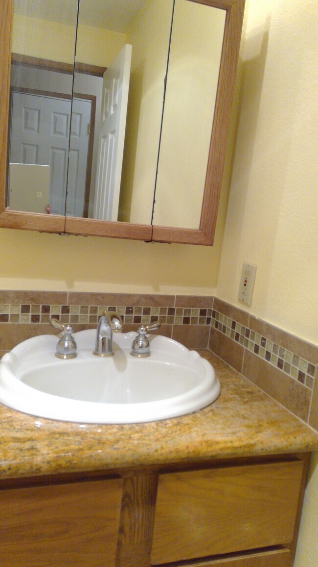 1215 S 18th Ave 1215 S 18th Ave Yakima WA 98902 Apartment Finder