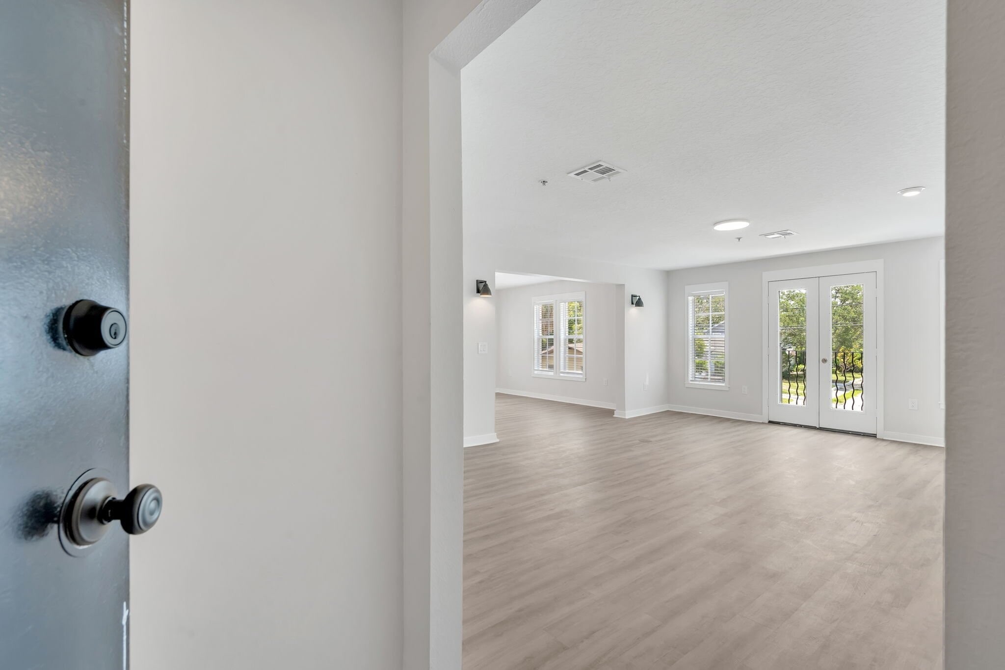 Building Photo - 2405 W Texas Ave