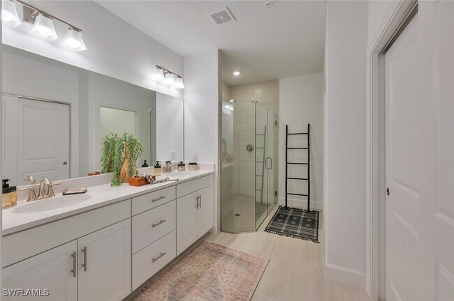 Building Photo - 16570 Ridgeview Cir