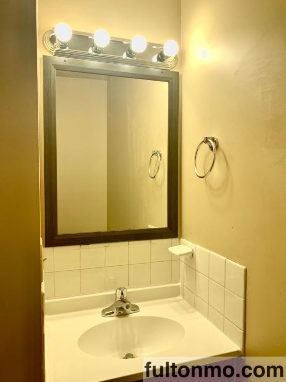 Building Photo - 514 Court Street Apt A