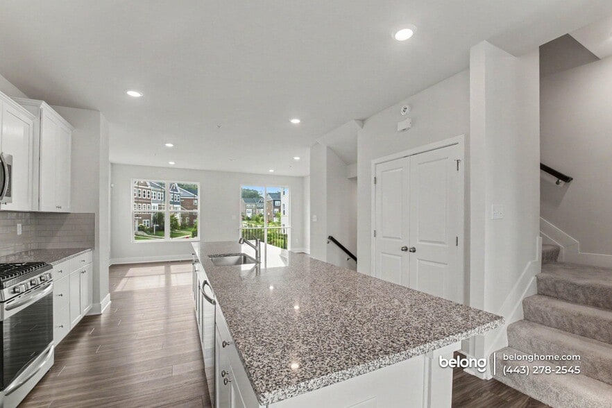 Building Photo - 6876 Barrowfield Pl