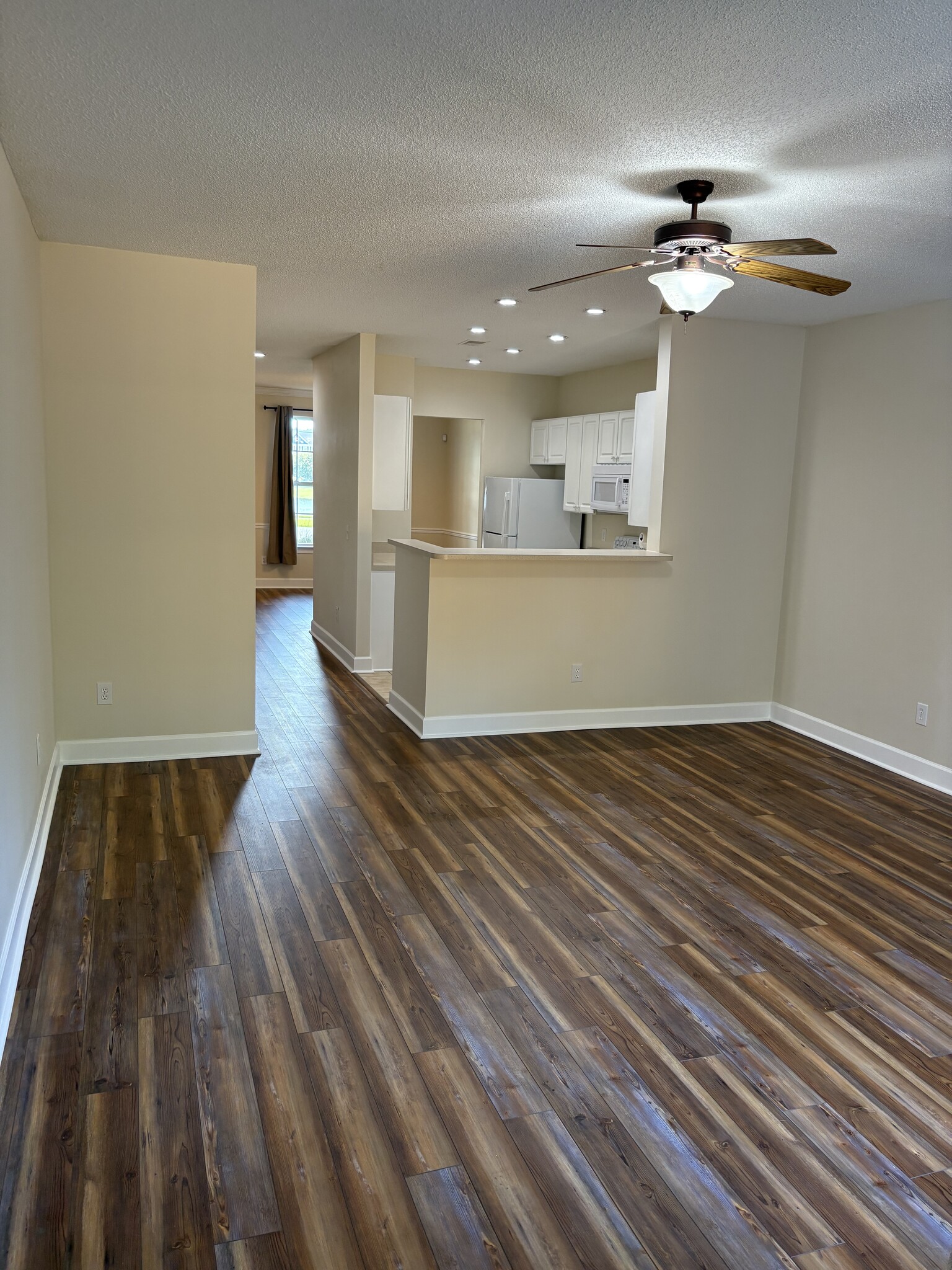 Building Photo - 2984 Sugarberry Ln