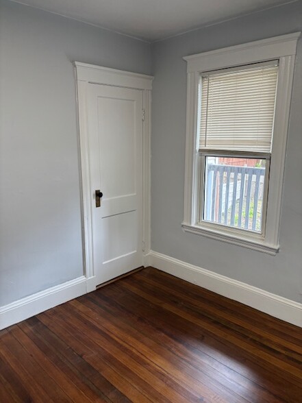 Building Photo - 224 Hyde Park Ave