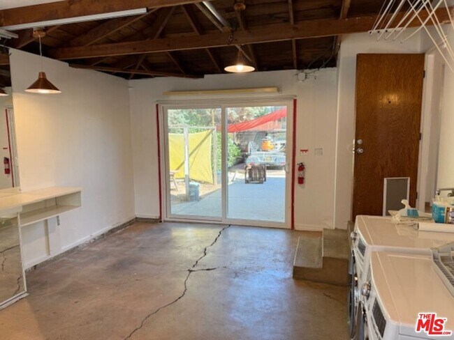 Building Photo - 1334 Morningside Way