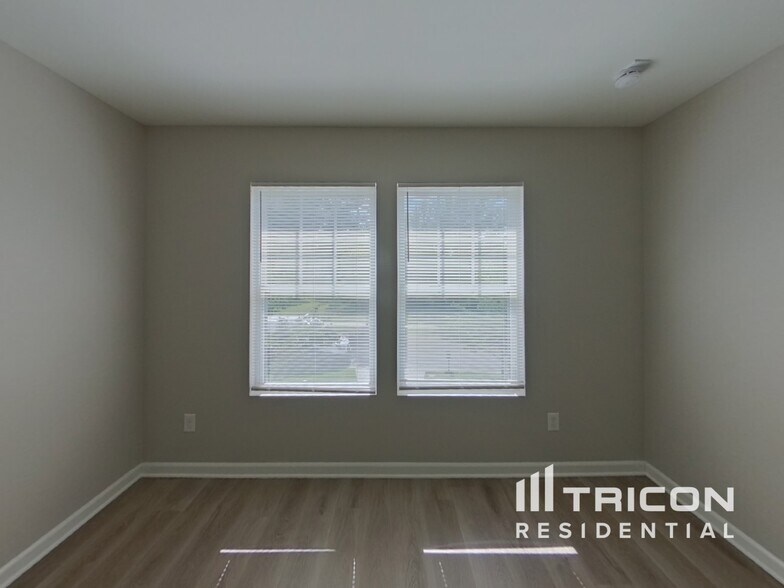Building Photo - 11215 Breezehill Ln
