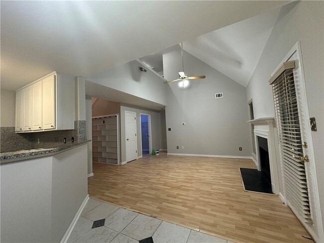 Building Photo - 6770 Biscayne