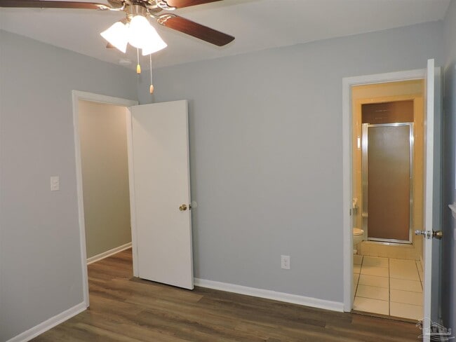 Building Photo - 6970 Woodley Dr