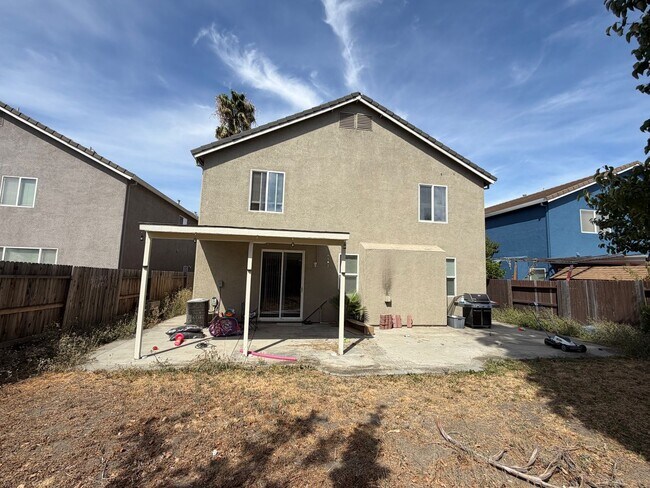 Building Photo - 12 Jackdaw Ct