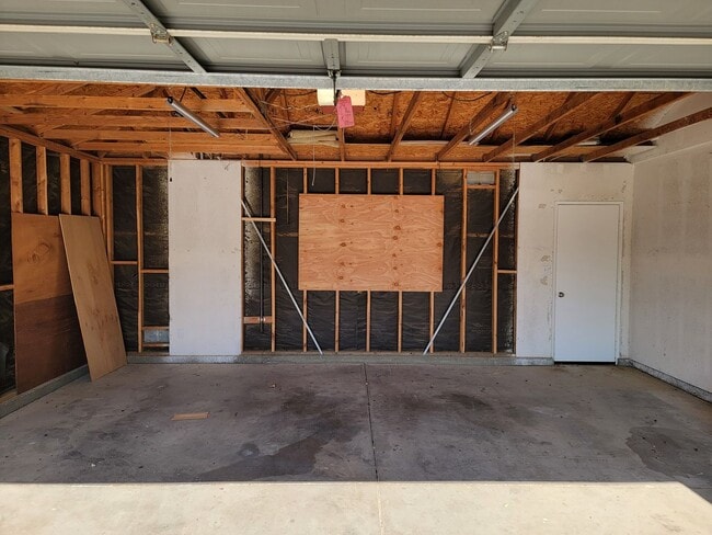 Building Photo - (APPLICATION PENDING) Single story Rosamon...
