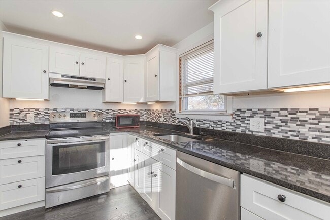 Building Photo - 16 Falconer Ave