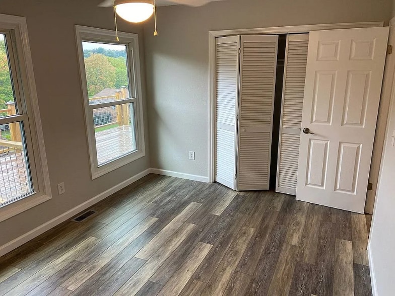 Building Photo - 107 Pebblebrook St