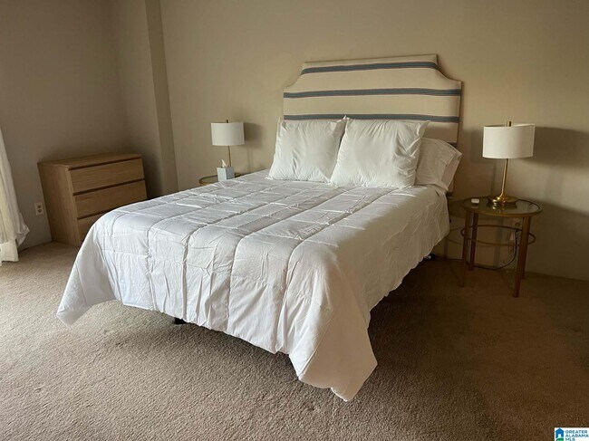 Building Photo - 1120 Beacon Pkwy W