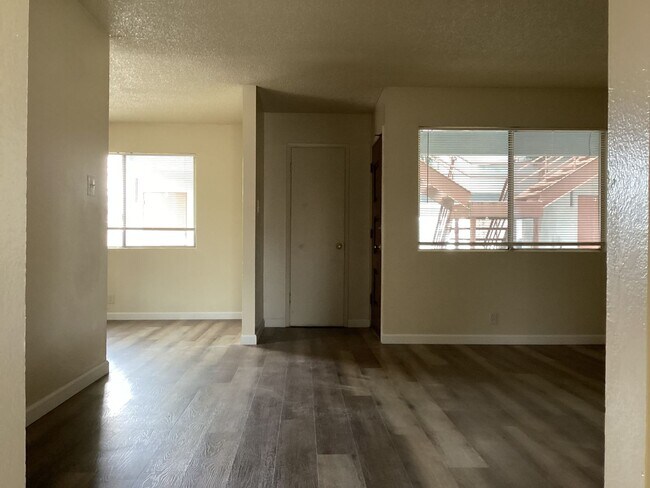 Building Photo - 1414 W Vassar Ave