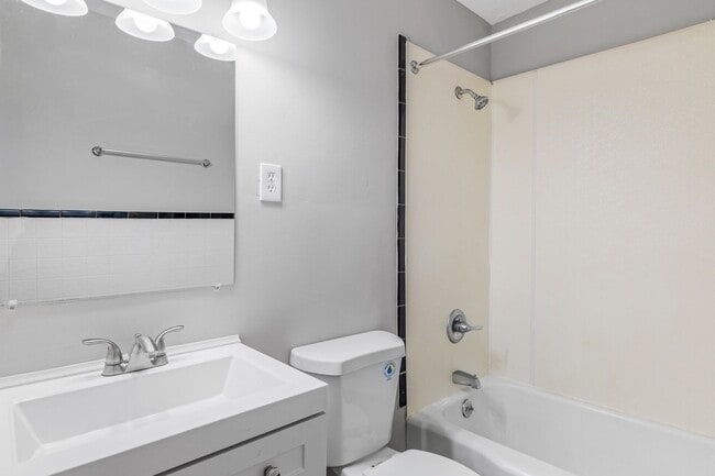 Building Photo - 2809 Keeler St