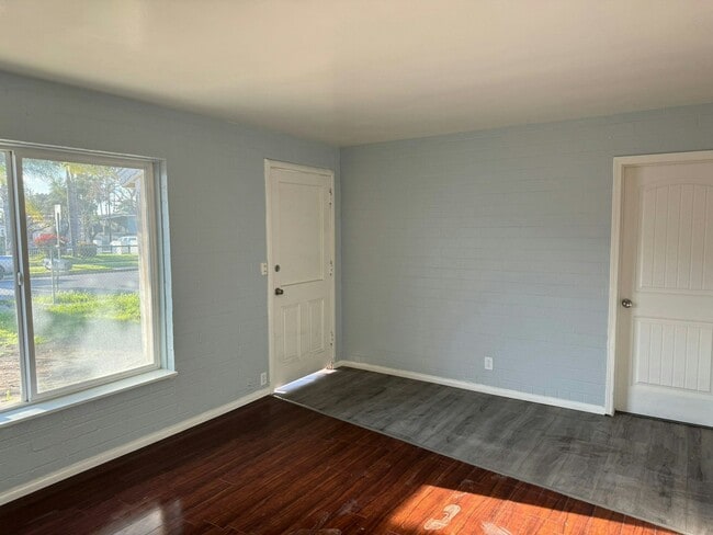 Building Photo - 3622 Ottawa Ave