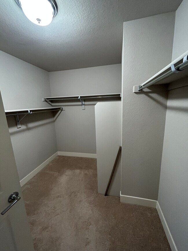 Building Photo - 16138 E Elk Dr