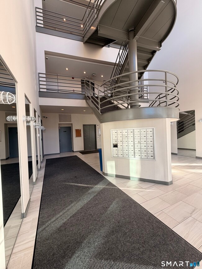 Building Photo - 49 Day St