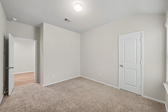 Building Photo - 18287 Woodpecker Trl
