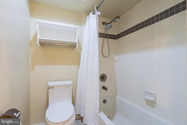 Building Photo - 3309 Wyndham Cir