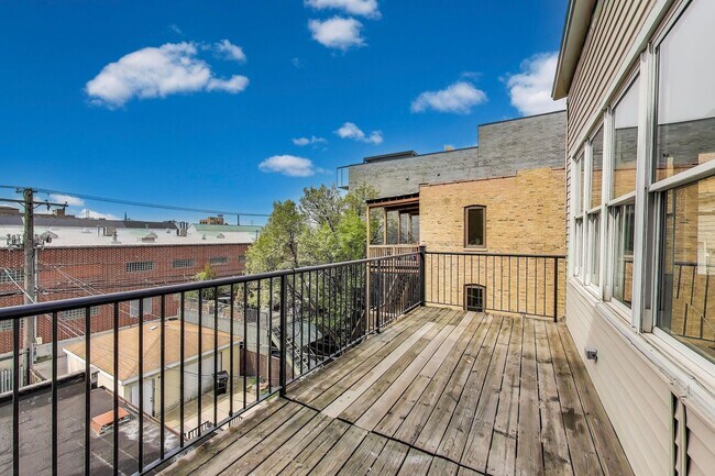 Building Photo - 1429 W. Grand(AKA 1117 Hoyne)