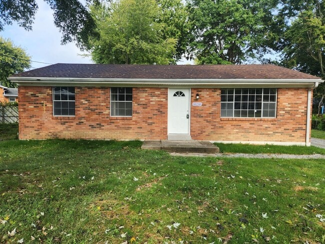 Primary Photo - Updated 3 bedroom 1 bath in Fairdale with ...