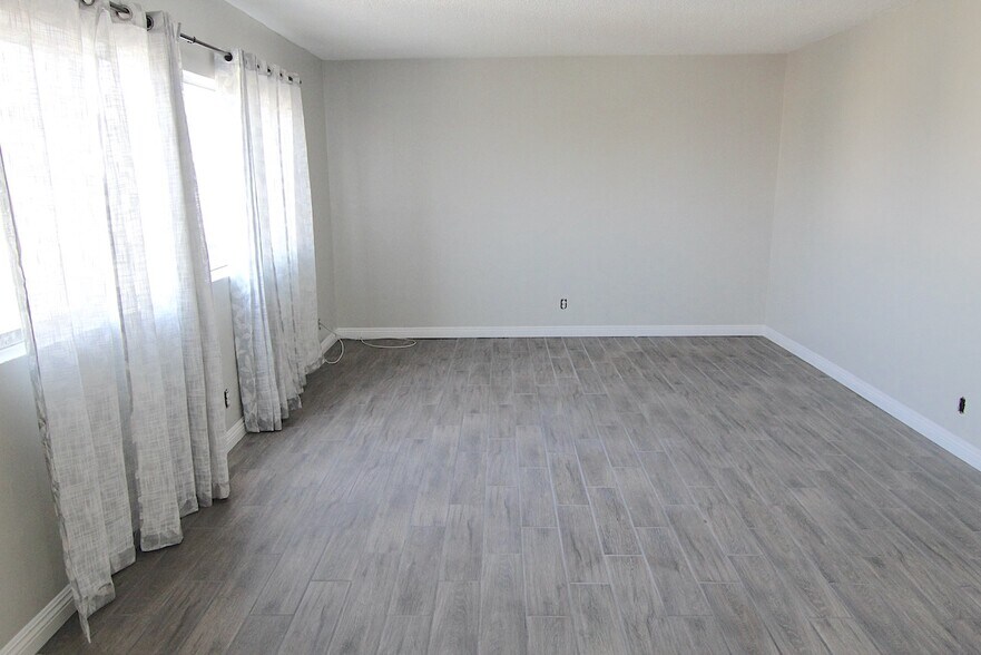 Building Photo - 3247 W Century Blvd