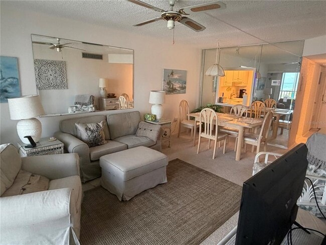 Building Photo - 1400 Tarpon Center Dr