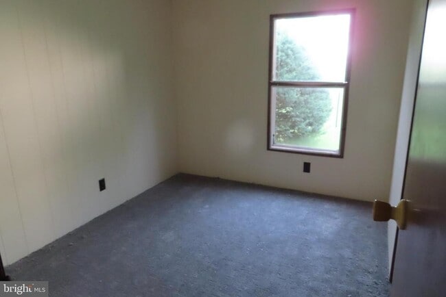 Building Photo - 14169 Buchanan Trail W