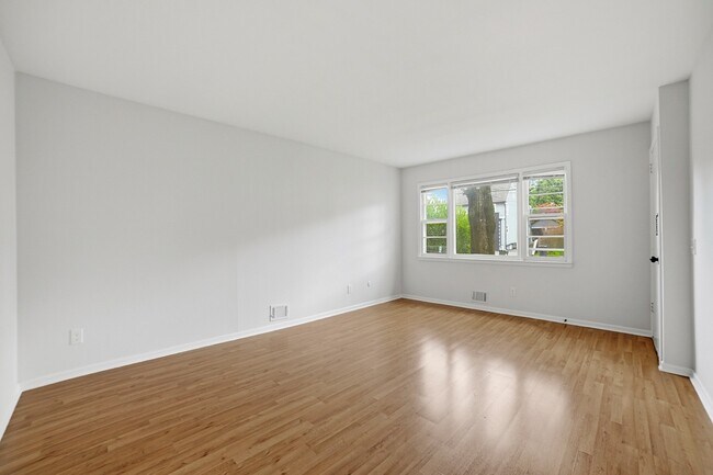 Building Photo - 59 Bernards Ave