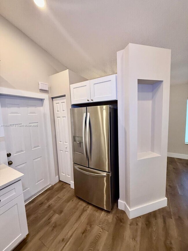 Building Photo - 4280 Ironwood Ct