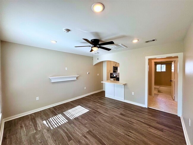 Building Photo - 406 McPhail St