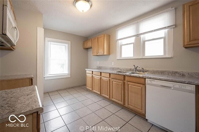 Building Photo - 1529 E Ohio St