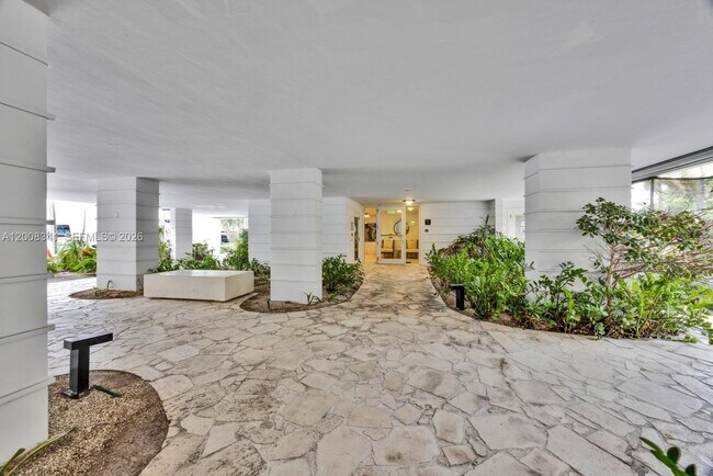 Building Photo - 607 Ocean Dr