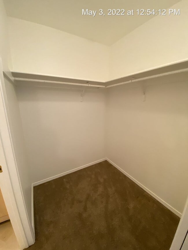 Building Photo - Beautiful Spacious House- Near Harvest Creek!